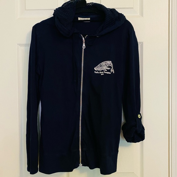 Whale watching navy hoodie 🐳 - Picture 4 of 5